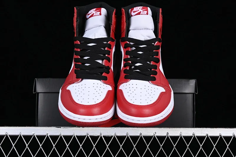 All categories Air Jordan Jordan series basketball shoes Air Jordan 1 High LJR version Air Jordan 1 OG "Chicago" AJ1 Joe 1 Chicago Bulls original color basketball shoes 555088-101